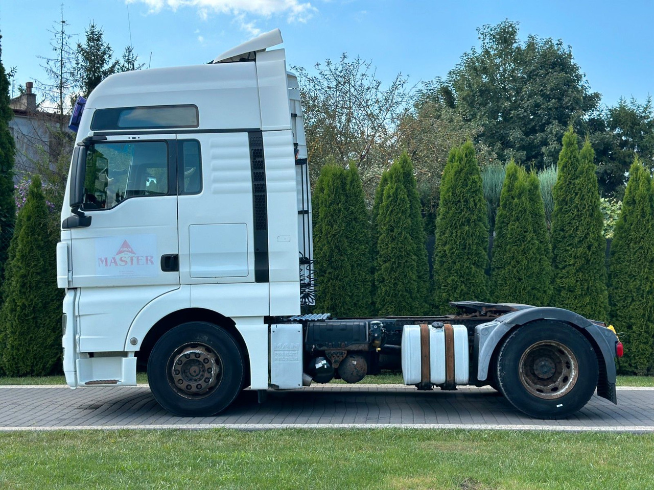 MAN TGX 18.440 XXL RETARDER - Nyergesvontató: 4 kép. MAN TGX 18.440 XXL RETARDER - Nyergesvontató: 4 kép.