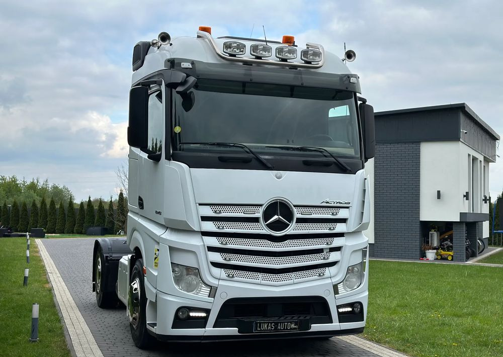 Mercedes-Benz ACTROS 1845 AUTOMAT LODÓWKA - Nyergesvontató: 1 kép. Mercedes-Benz ACTROS 1845 AUTOMAT LODÓWKA - Nyergesvontató: 1 kép.