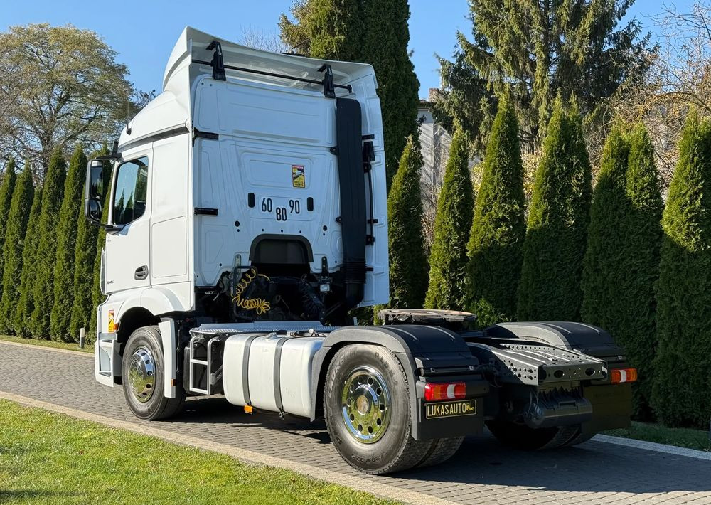 Mercedes-Benz ACTROS 1845 - Nyergesvontató: 5 kép. Mercedes-Benz ACTROS 1845 - Nyergesvontató: 5 kép.