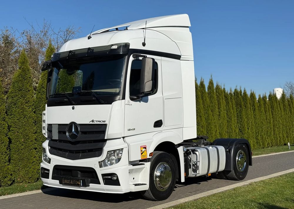 Mercedes-Benz ACTROS 1845 - Nyergesvontató: 1 kép. Mercedes-Benz ACTROS 1845 - Nyergesvontató: 1 kép.