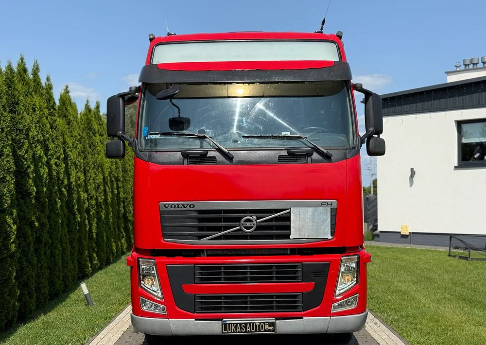 Volvo FH 420 AUTOMAT EURO 5 - Nyergesvontató: 3 kép. Volvo FH 420 AUTOMAT EURO 5 - Nyergesvontató: 3 kép.