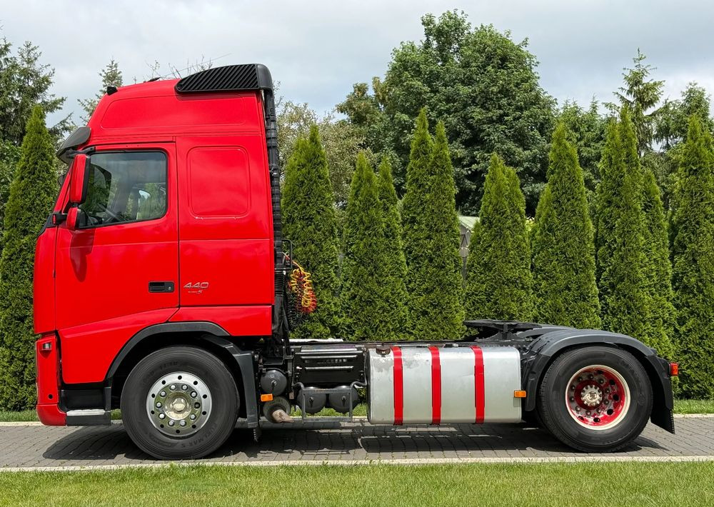 Volvo FH 440 AUTOMAT EURO 5 LODÓWKA - Nyergesvontató: 5 kép. Volvo FH 440 AUTOMAT EURO 5 LODÓWKA - Nyergesvontató: 5 kép.