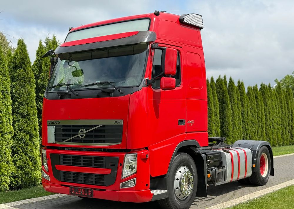 Volvo FH 440 AUTOMAT EURO 5 LODÓWKA - Nyergesvontató: 2 kép. Volvo FH 440 AUTOMAT EURO 5 LODÓWKA - Nyergesvontató: 2 kép.
