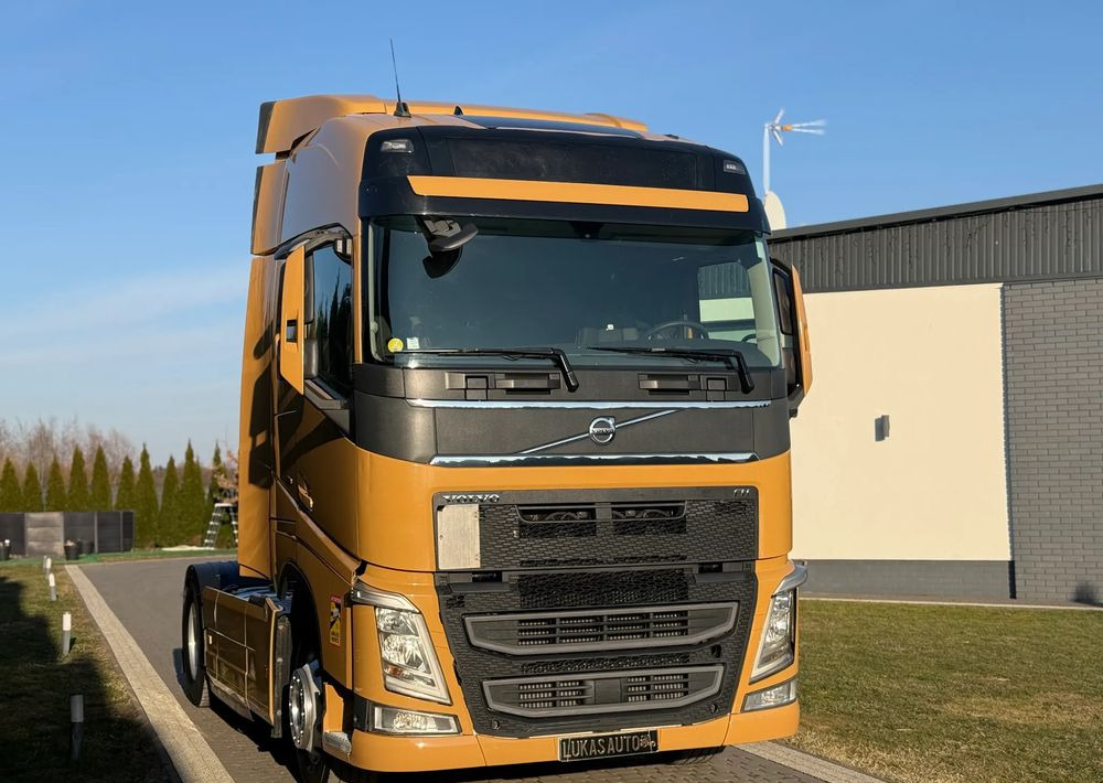 Volvo FH 460 PARK COOL - Nyergesvontató: 1 kép. Volvo FH 460 PARK COOL - Nyergesvontató: 1 kép.