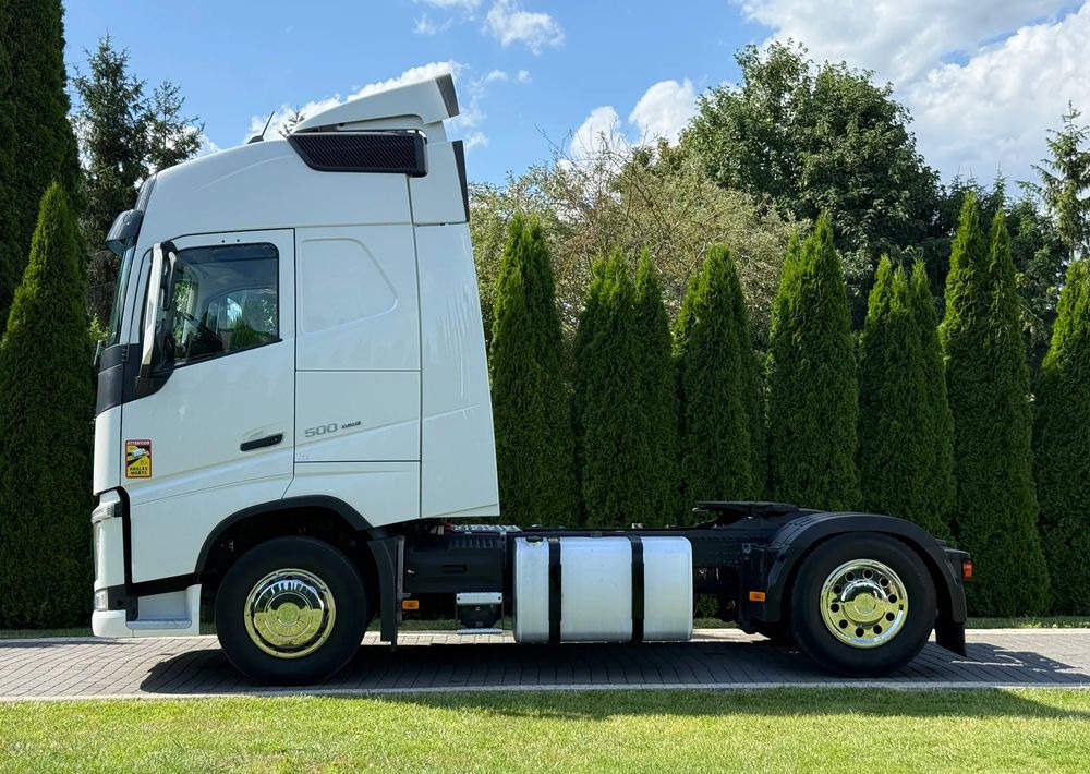 Volvo FH 500 PARK COOL - Nyergesvontató: 4 kép. Volvo FH 500 PARK COOL - Nyergesvontató: 4 kép.