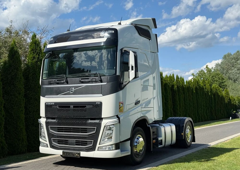 Volvo FH 500 PARK COOL - Nyergesvontató: 1 kép. Volvo FH 500 PARK COOL - Nyergesvontató: 1 kép.