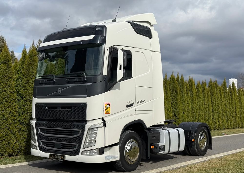 Volvo FH 500 PARK COOL - Nyergesvontató: 1 kép. Volvo FH 500 PARK COOL - Nyergesvontató: 1 kép.