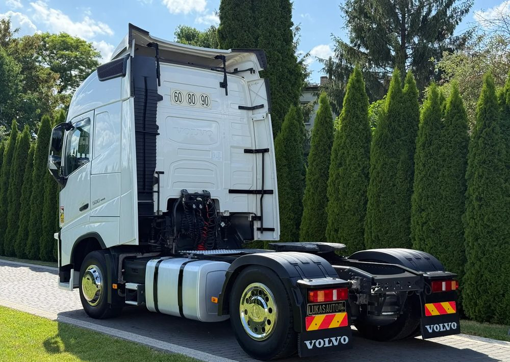 Volvo FH 500 PARK COOL - Nyergesvontató: 5 kép. Volvo FH 500 PARK COOL - Nyergesvontató: 5 kép.