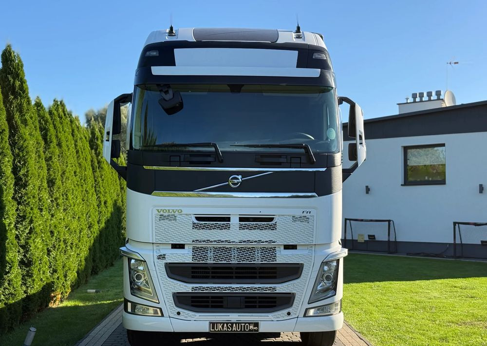 Volvo FH 500 XL RETARDER PARK COOL - Nyergesvontató: 2 kép. Volvo FH 500 XL RETARDER PARK COOL - Nyergesvontató: 2 kép.