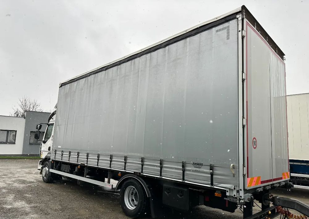 Renault D14 TAMDEM 101 m3 MANUAL KLIMATYZACJA POSTOJOWA - Ponyvás teherautó: 5 kép. Renault D14 TAMDEM 101 m3 MANUAL KLIMATYZACJA POSTOJOWA - Ponyvás teherautó: 5 kép.