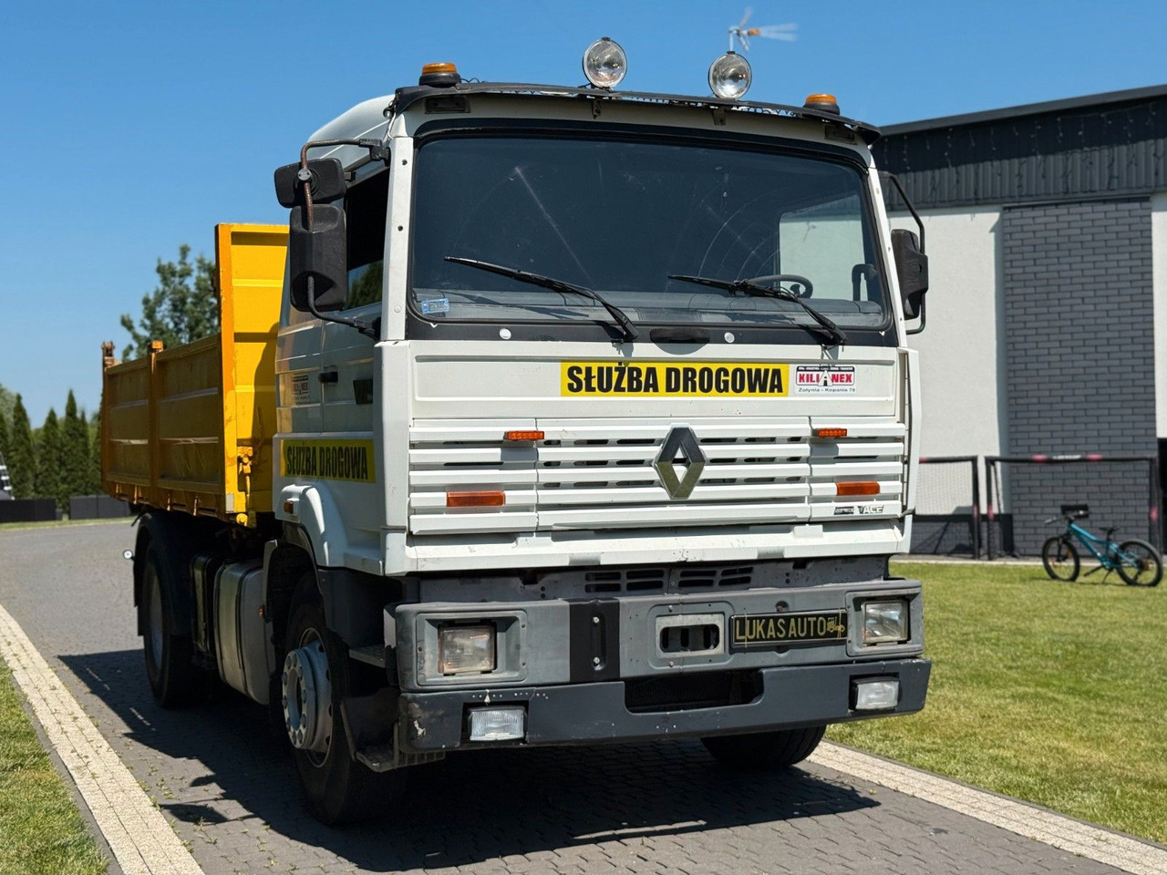 Renault MANAGER 340 TIPPER - Billenőplatós teherautó: 4 kép. Renault MANAGER 340 TIPPER - Billenőplatós teherautó: 4 kép.