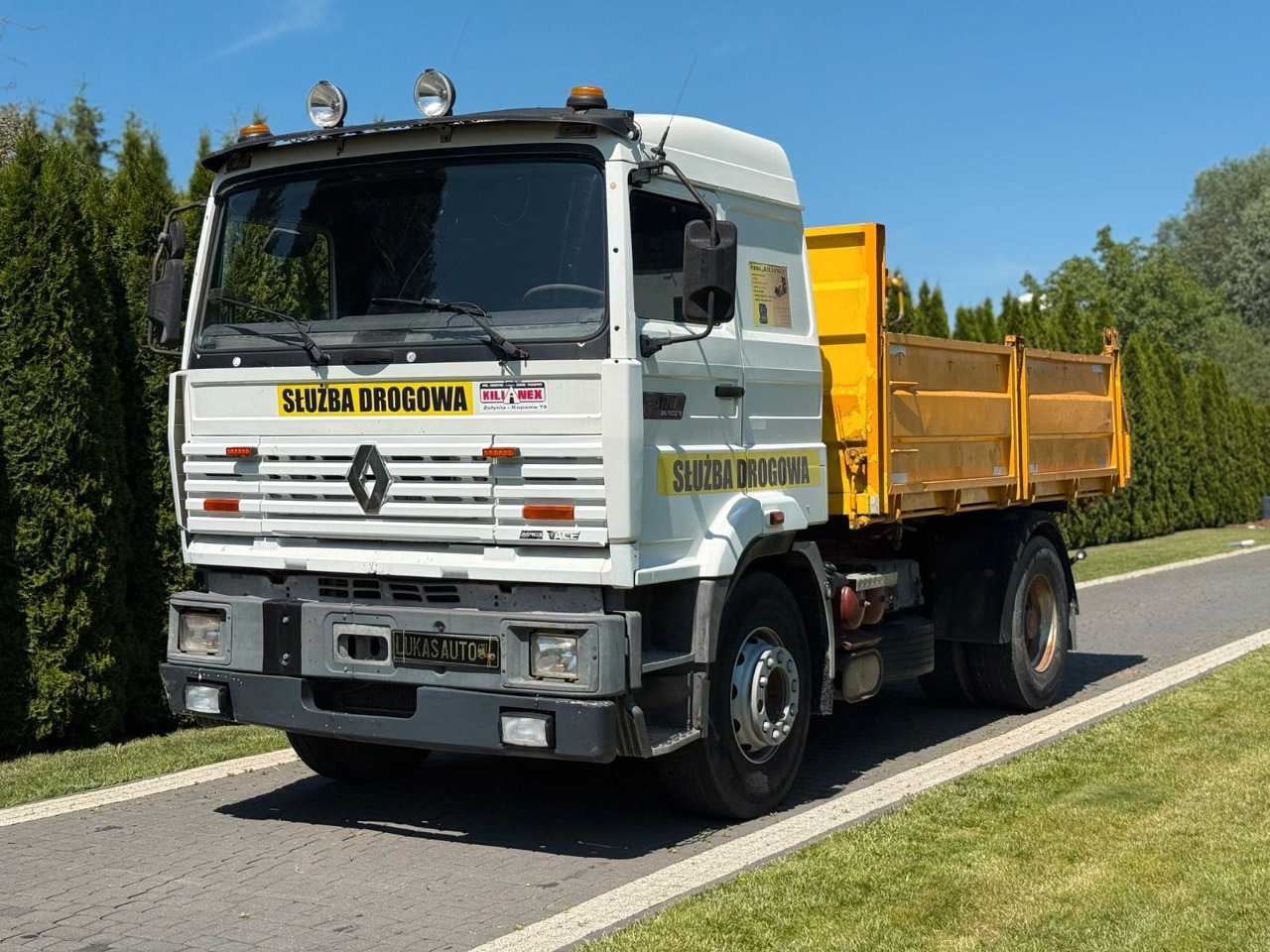 Renault MANAGER 340 TIPPER - Billenőplatós teherautó: 2 kép. Renault MANAGER 340 TIPPER - Billenőplatós teherautó: 2 kép.