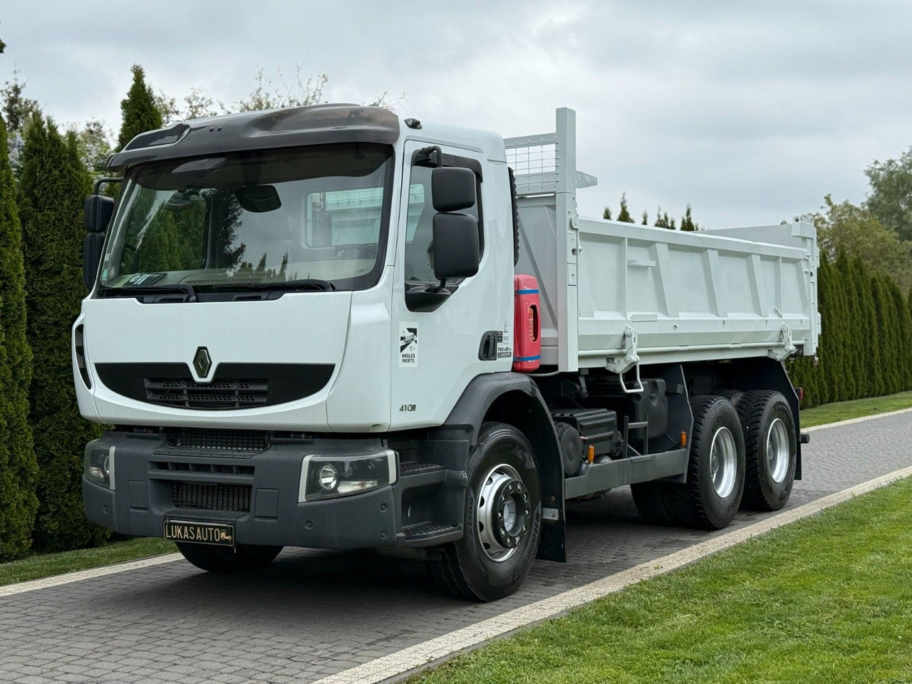 Renault PREMIUM 410 DXI 6X4 TIPPER - Billenőplatós teherautó: 5 kép. Renault PREMIUM 410 DXI 6X4 TIPPER - Billenőplatós teherautó: 5 kép.