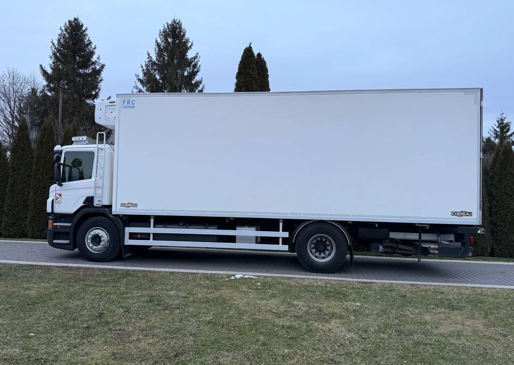 Scania P 280 CHEREAU CARRIER HAKÓWKA - Hűtős teherautó: 5 kép. Scania P 280 CHEREAU CARRIER HAKÓWKA - Hűtős teherautó: 5 kép.