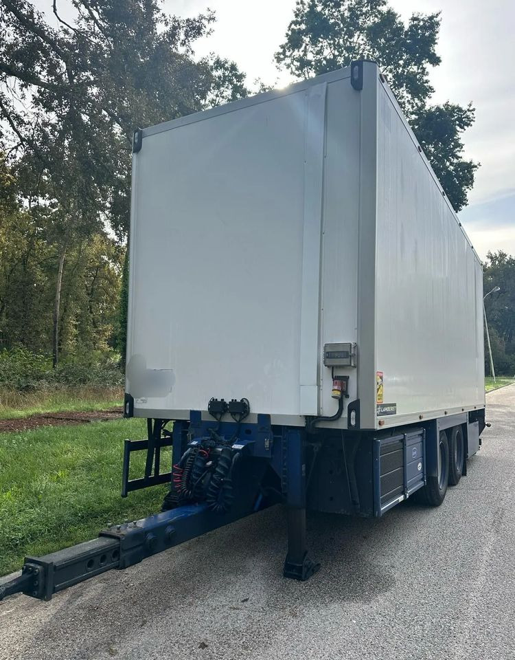 Scania S 500 CARIER FRIGO 6X2 RETARDER - Hűtős teherautó: 4 kép. Scania S 500 CARIER FRIGO 6X2 RETARDER - Hűtős teherautó: 4 kép.