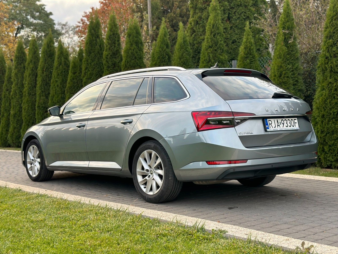 Skoda Superb 2.0 TDI SCR 147kW DSG STYLE COMBI - Autó: 5 kép. Skoda Superb 2.0 TDI SCR 147kW DSG STYLE COMBI - Autó: 5 kép.