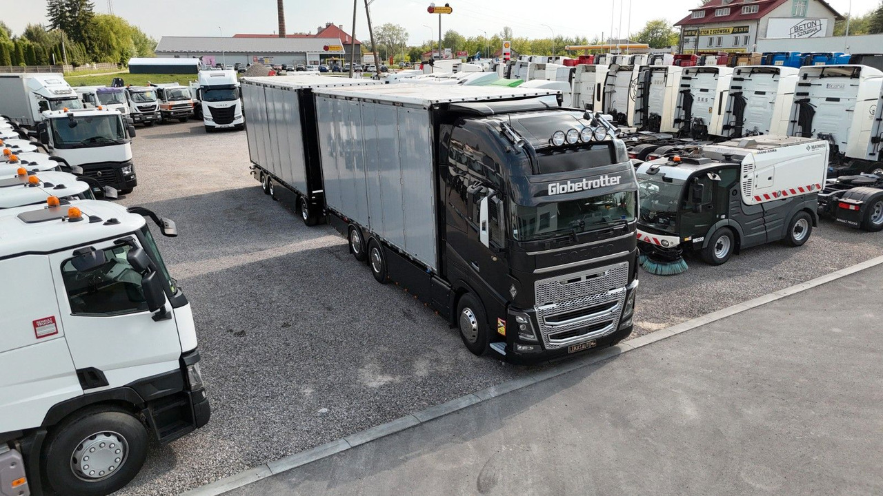 Volvo FH16 660 HP XL TANDEM 6x2 LIMITED EDITION - Dobozos felépítményű teherautó: 3 kép. Volvo FH16 660 HP XL TANDEM 6x2 LIMITED EDITION - Dobozos felépítményű teherautó: 3 kép.