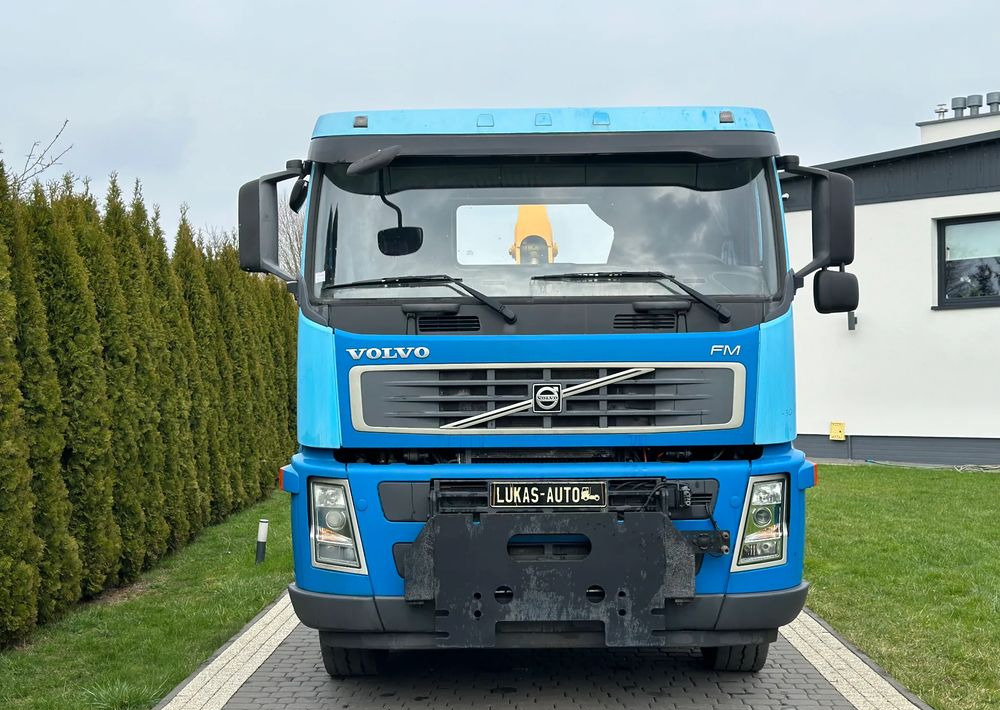 Volvo FM 400 HAKOWIEC 6X4 - Horgos rakodó teherautó: 2 kép. Volvo FM 400 HAKOWIEC 6X4 - Horgos rakodó teherautó: 2 kép.