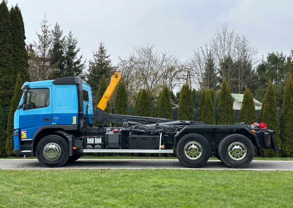 Volvo FM 400 HAKOWIEC 6X4 - Horgos rakodó teherautó: 4 kép. Volvo FM 400 HAKOWIEC 6X4 - Horgos rakodó teherautó: 4 kép.