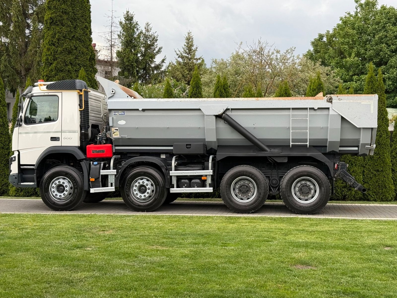 Volvo FMX 500 8X4 RETARDER - Billenőplatós teherautó: 5 kép. Volvo FMX 500 8X4 RETARDER - Billenőplatós teherautó: 5 kép.