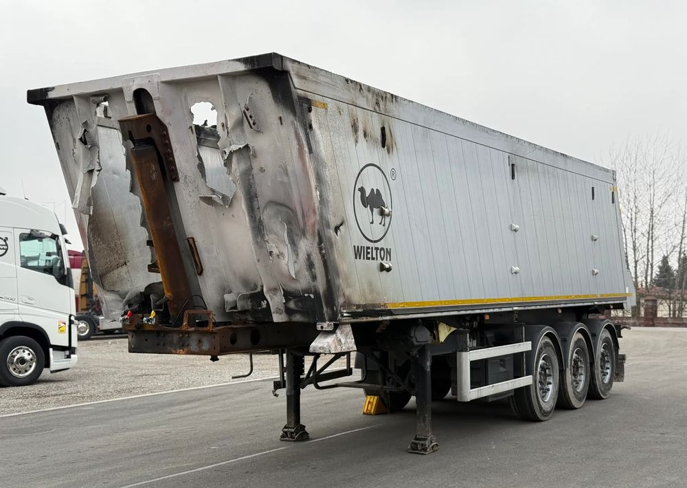 Wielton 42 m3 OSIE SAF USZKODZONY - Félpótkocsi billenőplatós: 3 kép. Wielton 42 m3 OSIE SAF USZKODZONY - Félpótkocsi billenőplatós: 3 kép.