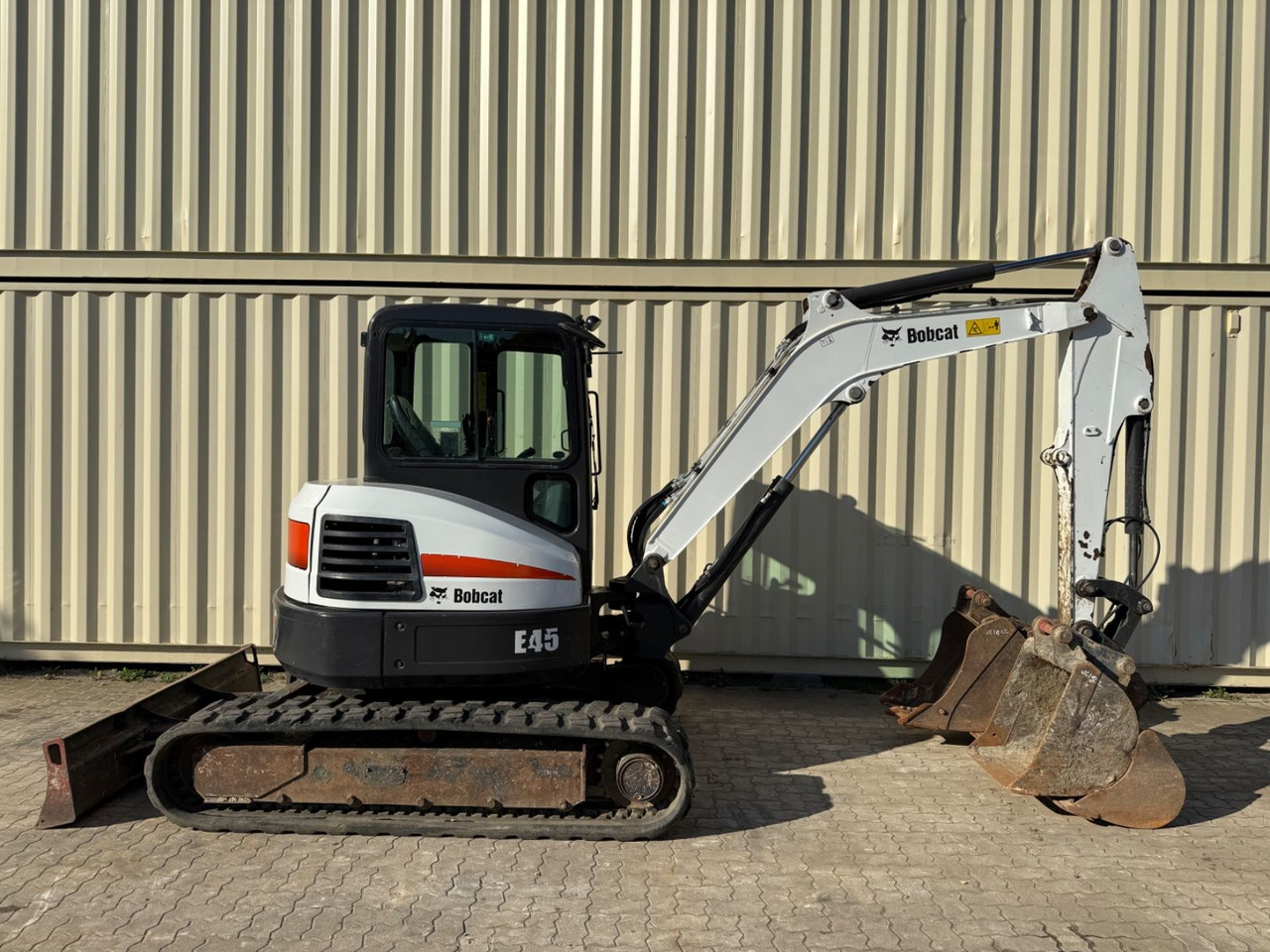 Bobcat E45 / 2020 BJ / 2.082 H / 3 x Löffel - Minikotró: 5 kép. Bobcat E45 / 2020 BJ / 2.082 H / 3 x Löffel - Minikotró: 5 kép.