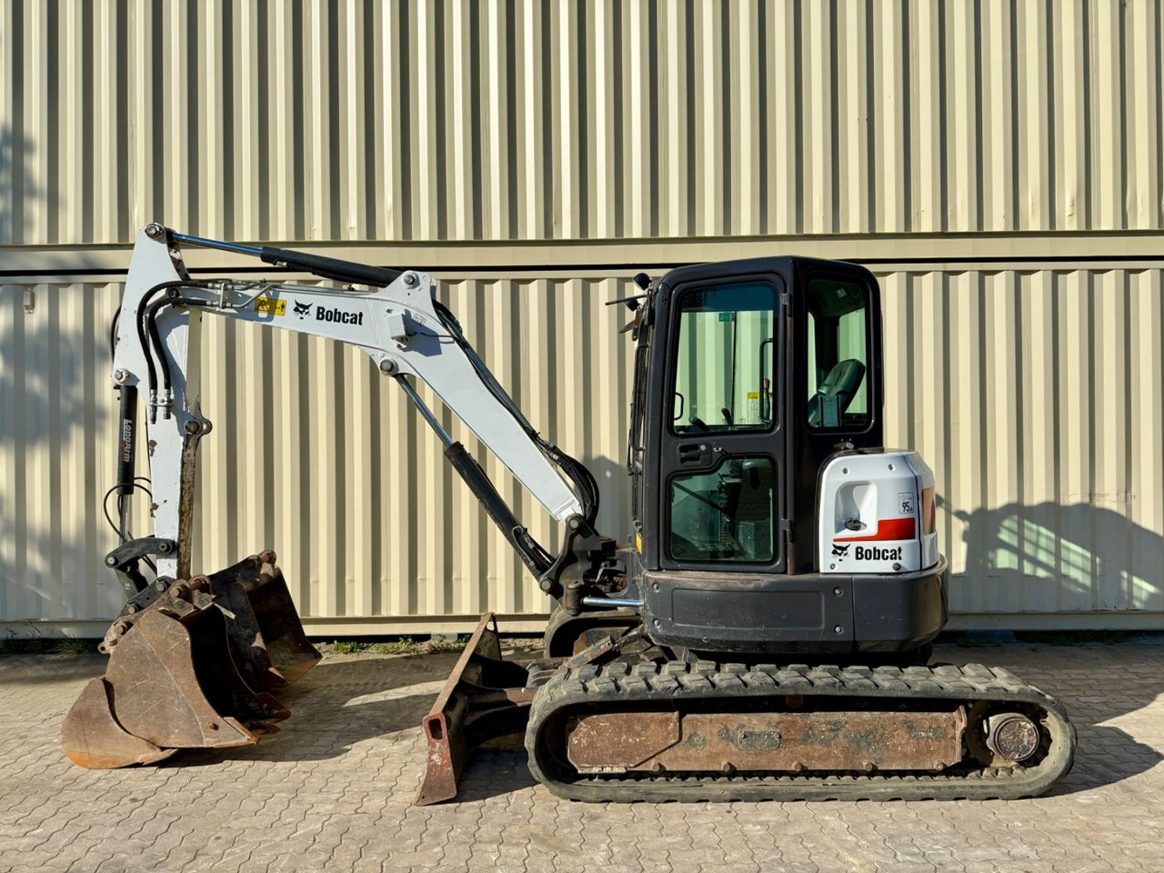 Bobcat E45 / 2020 BJ / 2.082 H / 3 x Löffel - Minikotró: 2 kép. Bobcat E45 / 2020 BJ / 2.082 H / 3 x Löffel - Minikotró: 2 kép.