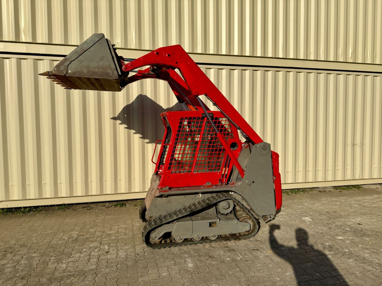 Bobcat T110 / 2016 BJ / 1.606 Stunden - Buldózer: 1 kép. Bobcat T110 / 2016 BJ / 1.606 Stunden - Buldózer: 1 kép.