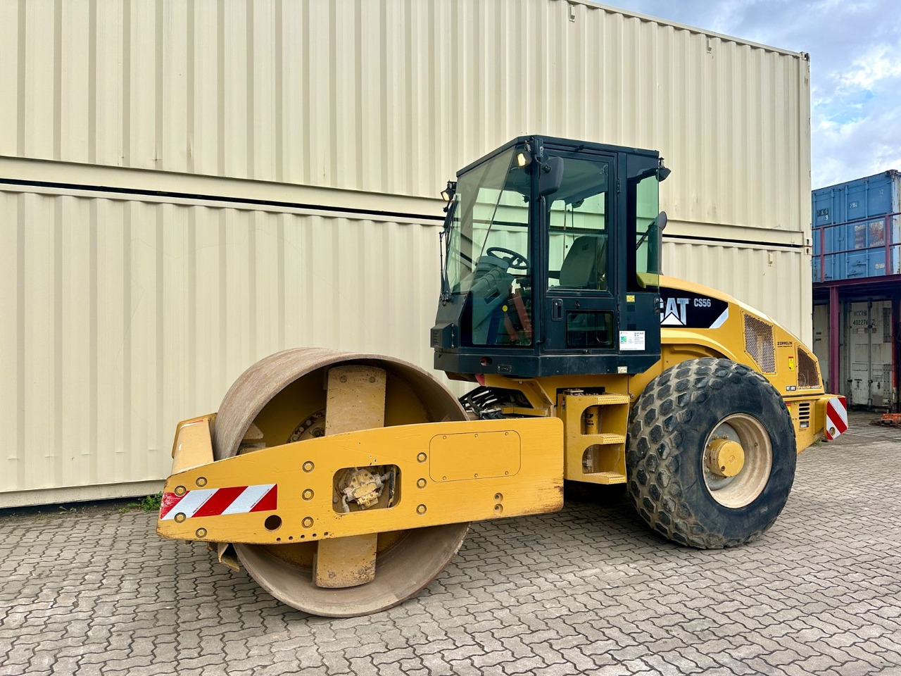CAT CS56 / 3.782 H / Deutsche Maschine - Talajtömörítő: 2 kép. CAT CS56 / 3.782 H / Deutsche Maschine - Talajtömörítő: 2 kép.