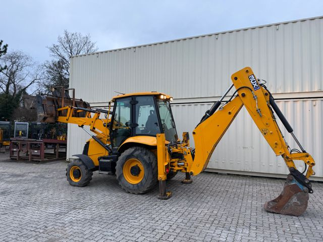 JCB 3CX Plus, 2022 BJ, 3.126 H, 81 KW/ 110 PS - Kotrórakodó: 4 kép. JCB 3CX Plus, 2022 BJ, 3.126 H, 81 KW/ 110 PS - Kotrórakodó: 4 kép.