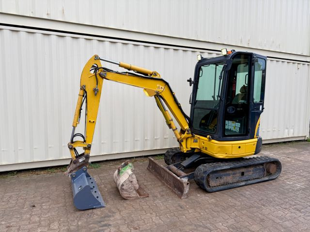 Komatsu PC26MR-3 / 2020 BJ / 2 x Löffel - Minikotró: 4 kép. Komatsu PC26MR-3 / 2020 BJ / 2 x Löffel - Minikotró: 4 kép.