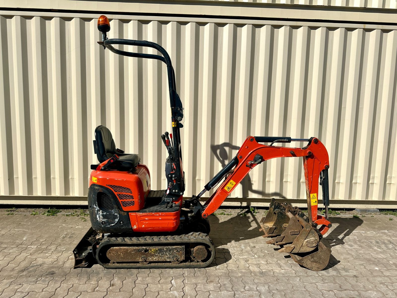 Kubota K008-3 / 2021 BJ / 725 H / 4 x Löffel - Minikotró: 5 kép. Kubota K008-3 / 2021 BJ / 725 H / 4 x Löffel - Minikotró: 5 kép.
