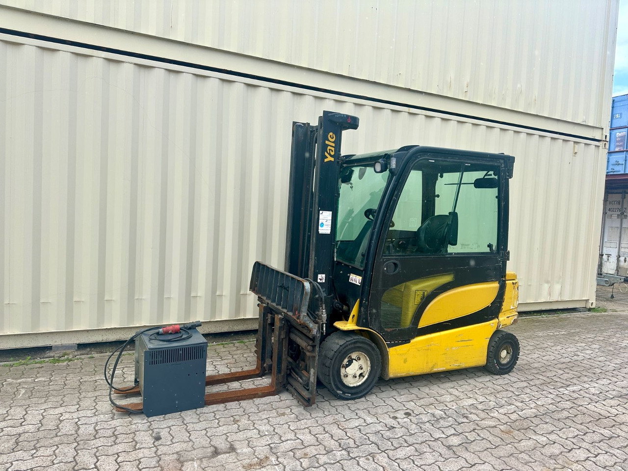 Yale ERP30VL / Seitenschieber + Zinkenverstellung - Elektromos targonca: 1 kép. Yale ERP30VL / Seitenschieber + Zinkenverstellung - Elektromos targonca: 1 kép.