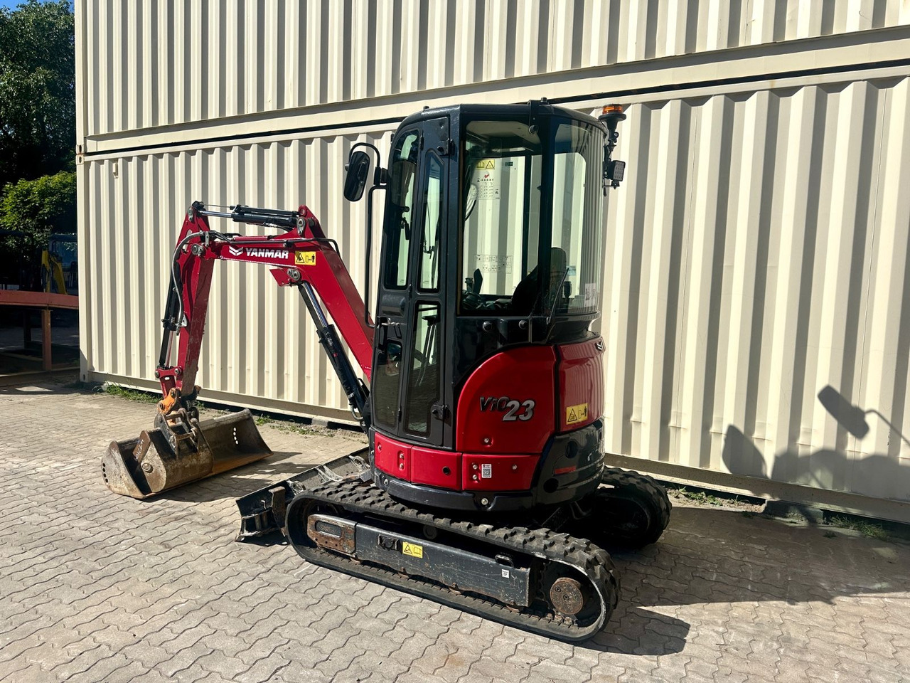 Yanmar VIO23-6 / 656 H / 3 x Löffel / Verbr. Laufwerk - Minikotró: 3 kép. Yanmar VIO23-6 / 656 H / 3 x Löffel / Verbr. Laufwerk - Minikotró: 3 kép.