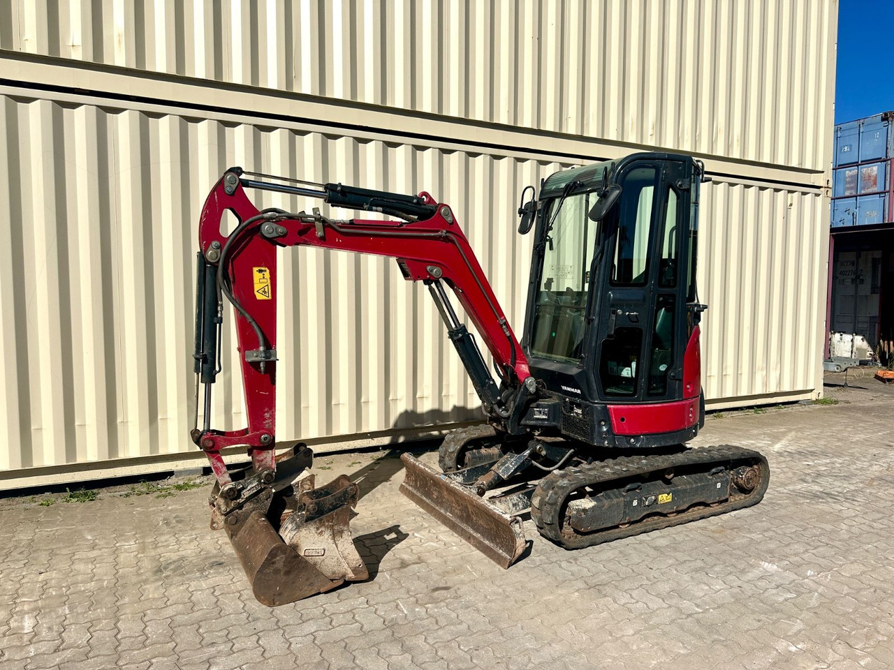 Yanmar VIO26-6 / 2022 BJ / 1.119 H / 3 x Löffel - Minikotró: 1 kép. Yanmar VIO26-6 / 2022 BJ / 1.119 H / 3 x Löffel - Minikotró: 1 kép.