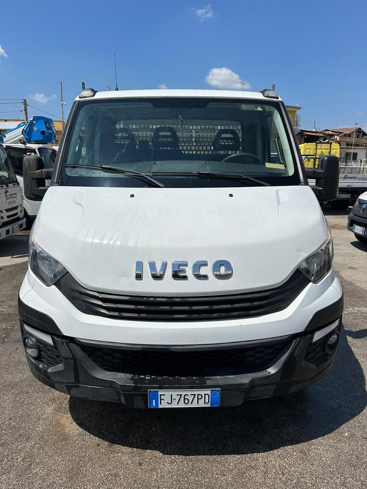 IVECO DAILY 35C12 - Billenőplatós teherautó: 1 kép. IVECO DAILY 35C12 - Billenőplatós teherautó: 1 kép.