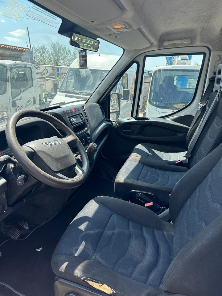 IVECO DAILY 35C12 - Billenőplatós teherautó: 5 kép. IVECO DAILY 35C12 - Billenőplatós teherautó: 5 kép.
