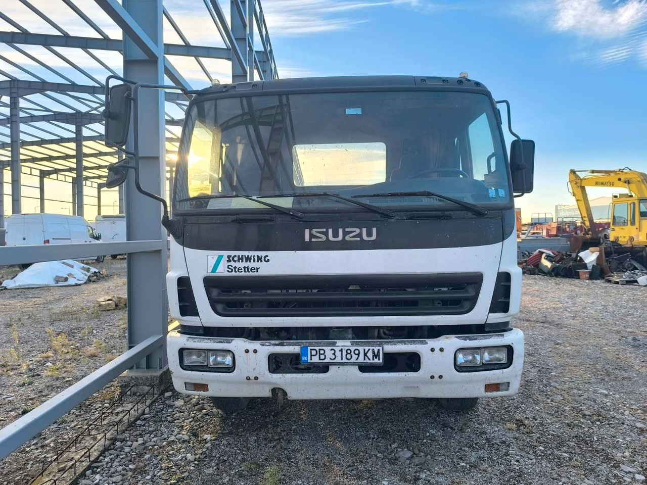 Isuzu 2.8 CXZ 81 - Alvaz teherautó: 2 kép. Isuzu 2.8 CXZ 81 - Alvaz teherautó: 2 kép.