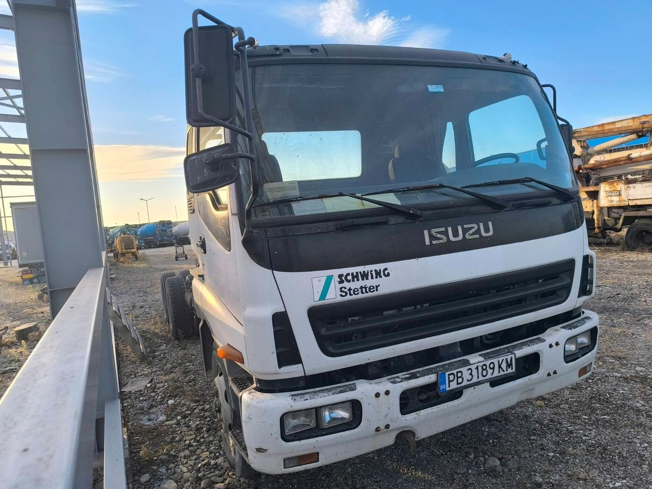 Isuzu 2.8 CXZ 81 - Alvaz teherautó: 1 kép. Isuzu 2.8 CXZ 81 - Alvaz teherautó: 1 kép.