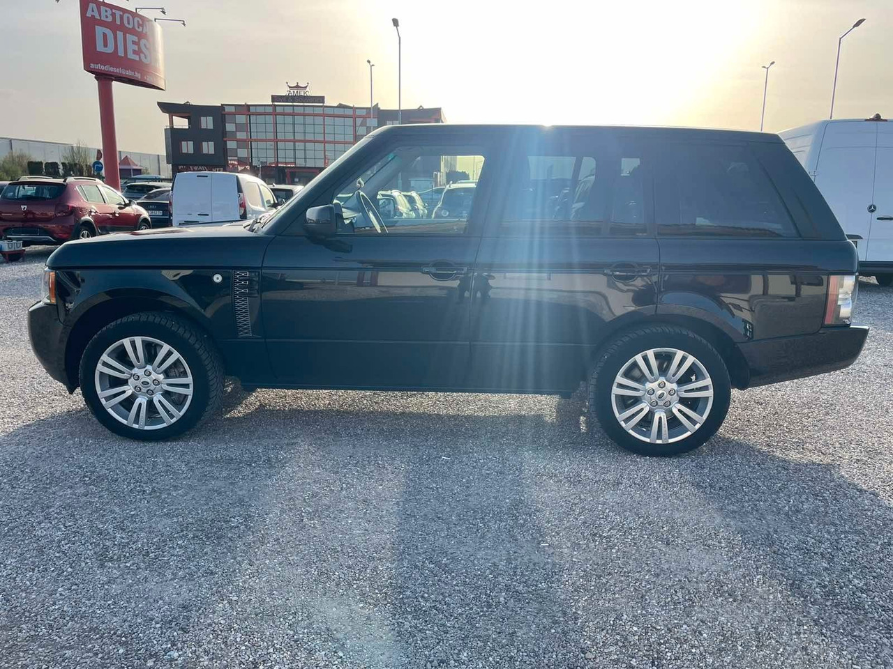 Land Rover Range Rover Vogue 4.4 TDV8 - Terepjáró/ SUV: 4 kép. Land Rover Range Rover Vogue 4.4 TDV8 - Terepjáró/ SUV: 4 kép.