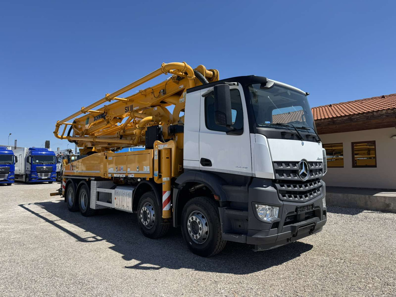 MERCEDES-BENZ AROCS 4442 SCHWING S43SX - Betonpumpa: 1 kép. MERCEDES-BENZ AROCS 4442 SCHWING S43SX - Betonpumpa: 1 kép.
