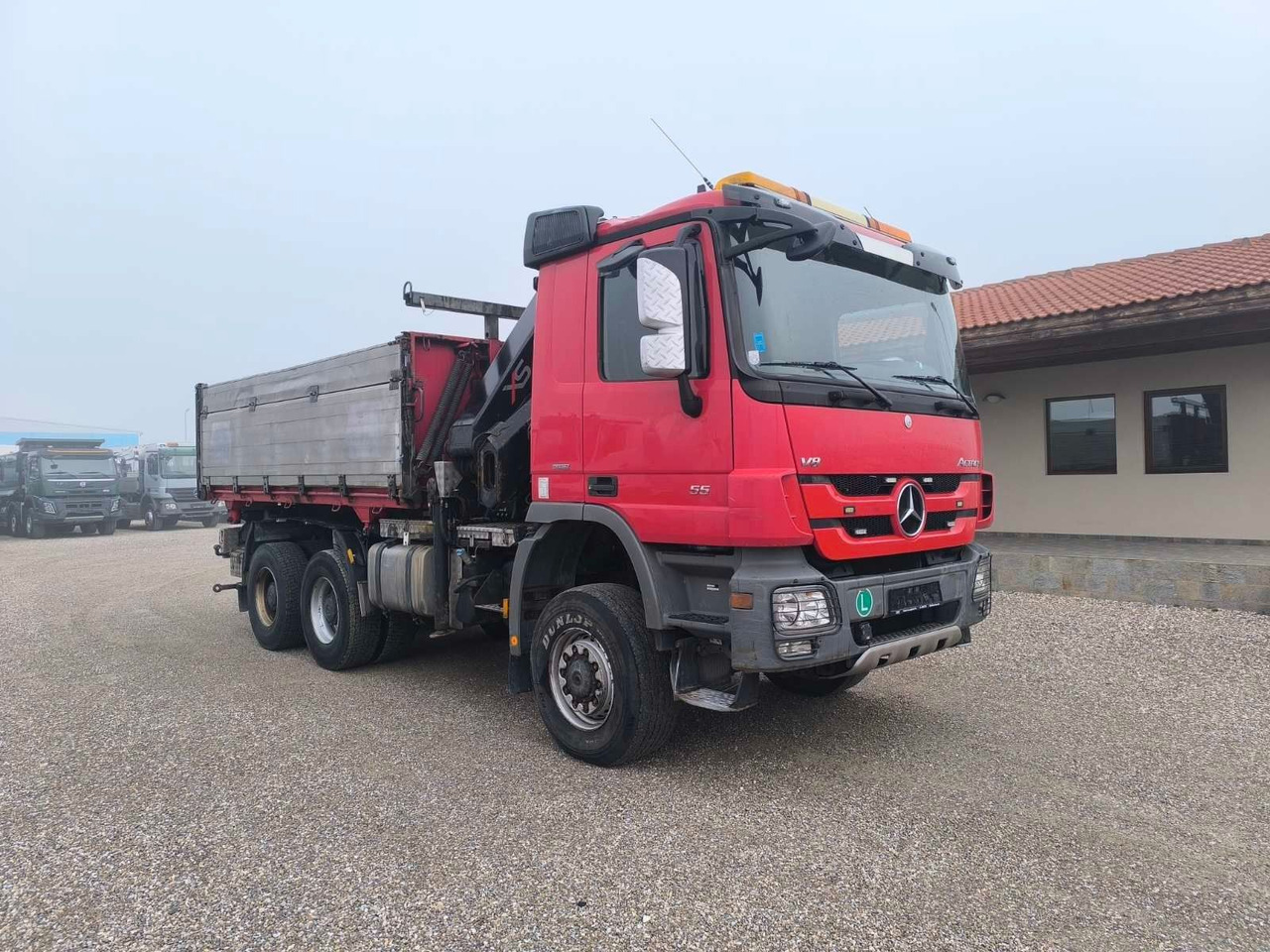 Mercedes-Benz ACTROS 3355 V8 6X6 HIAB 211 EP-5 HIPRO - Billenőplatós teherautó, Darus autó: 1 kép. Mercedes-Benz ACTROS 3355 V8 6X6 HIAB 211 EP-5 HIPRO - Billenőplatós teherautó, Darus autó: 1 kép.