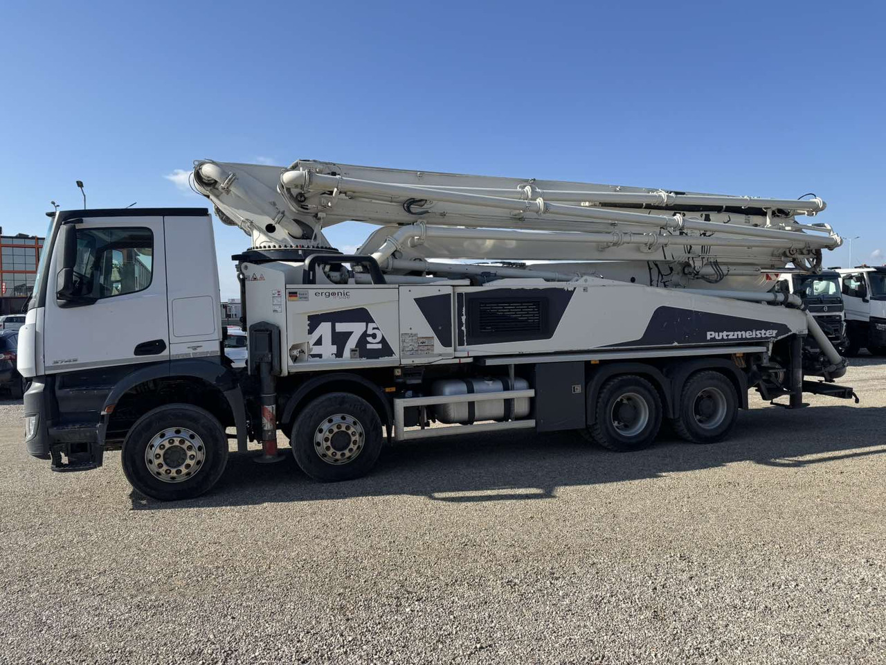 Mercedes-Benz AROCS 3743 PUTZMEISTER M47-5 - Betonpumpa: 4 kép. Mercedes-Benz AROCS 3743 PUTZMEISTER M47-5 - Betonpumpa: 4 kép.