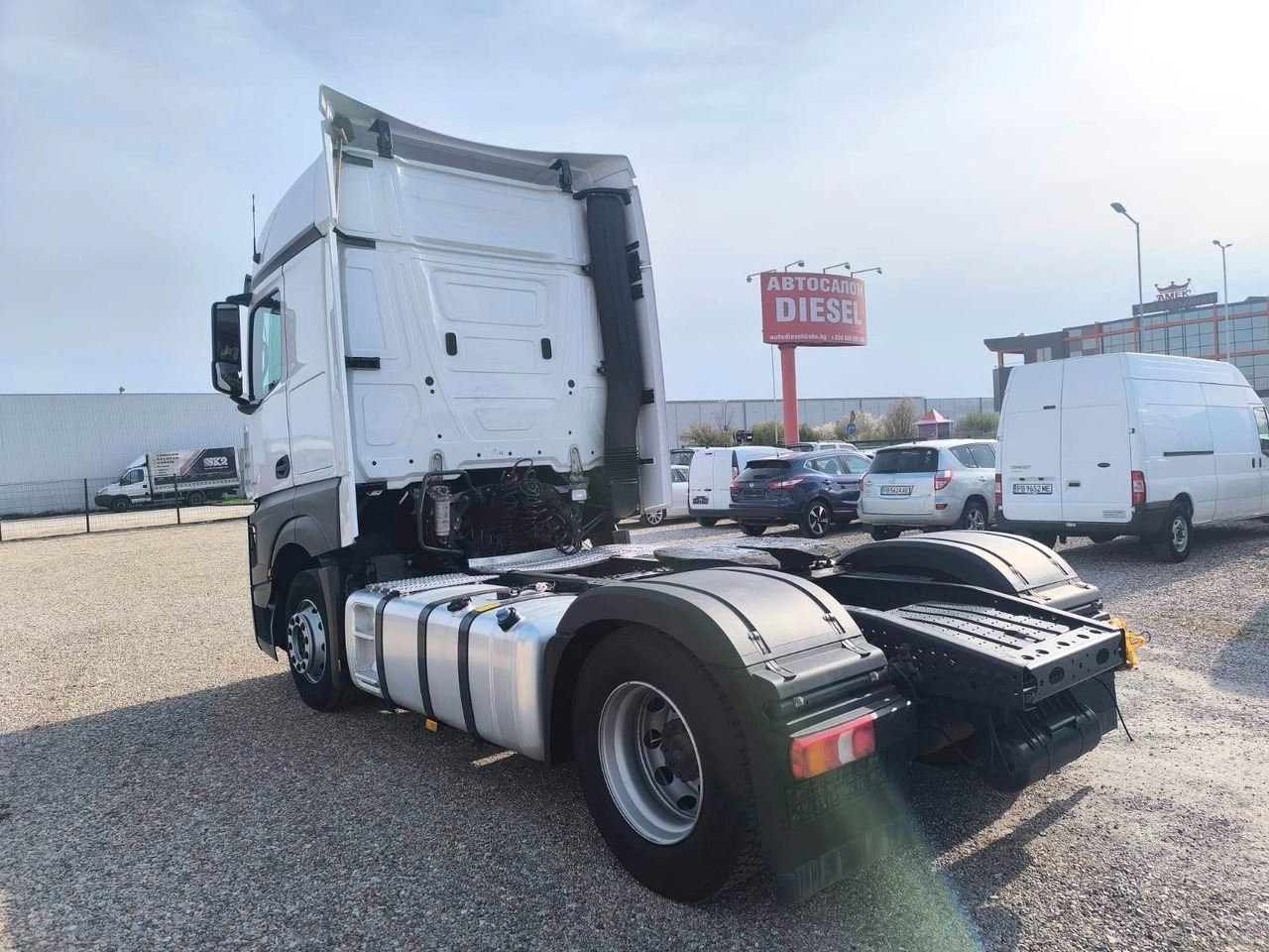 Mercedes-Benz Actros 1845 - Nyergesvontató: 5 kép. Mercedes-Benz Actros 1845 - Nyergesvontató: 5 kép.