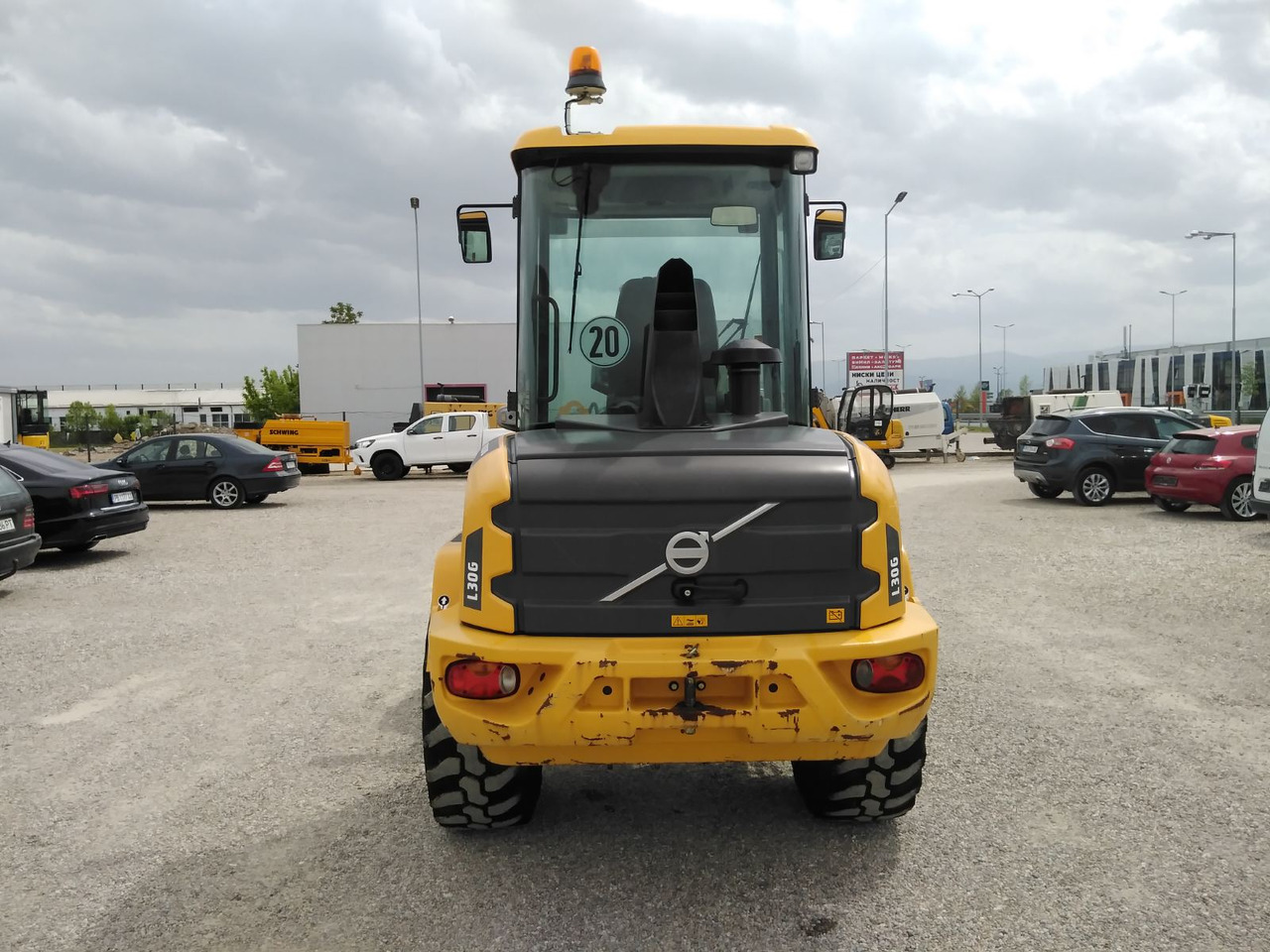 Gumikerekes homlokrakodó VOLVO L30G: 6 kép.