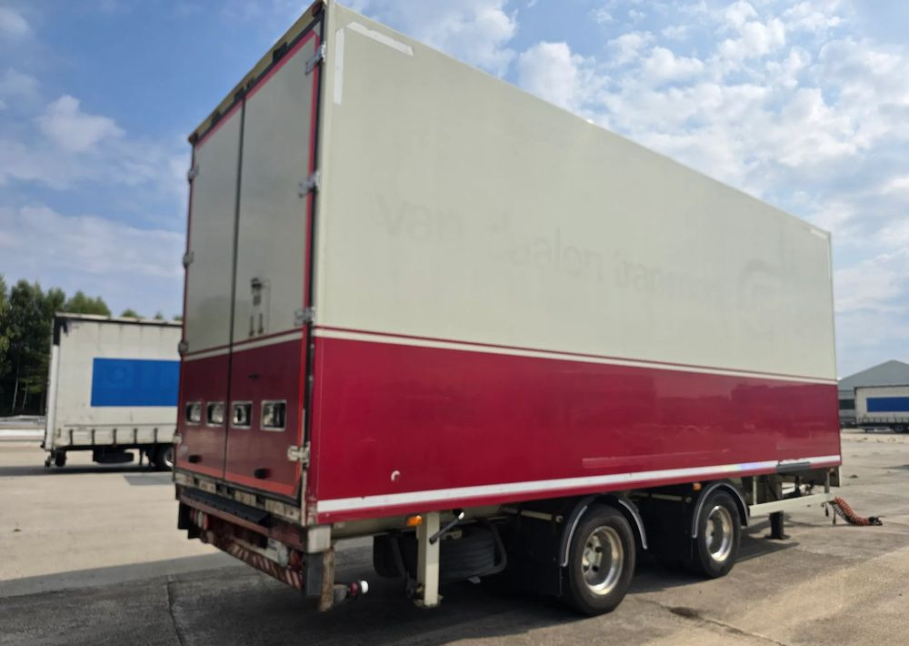 Burg Chłodnia - Pótkocsi hűtős: 2 kép. Burg Chłodnia - Pótkocsi hűtős: 2 kép.