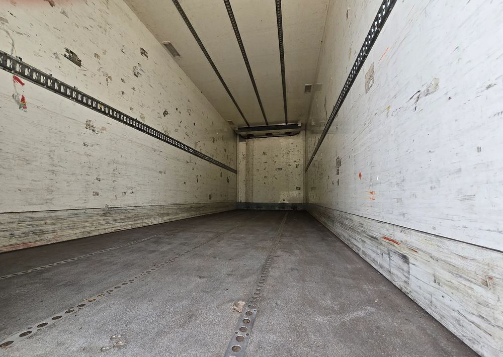 Burg Chłodnia - Pótkocsi hűtős: 5 kép. Burg Chłodnia - Pótkocsi hűtős: 5 kép.