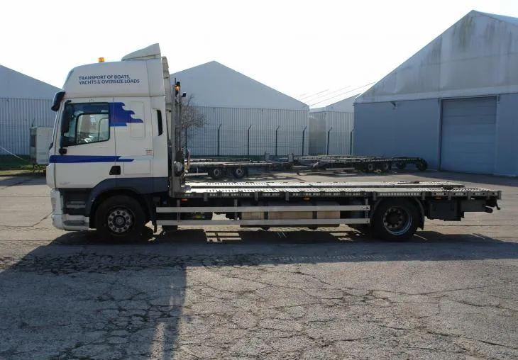 DAF CF 410 EURO 6 Laweta - Platforma super stan - Platós teherautó: 5 kép. DAF CF 410 EURO 6 Laweta - Platforma super stan - Platós teherautó: 5 kép.