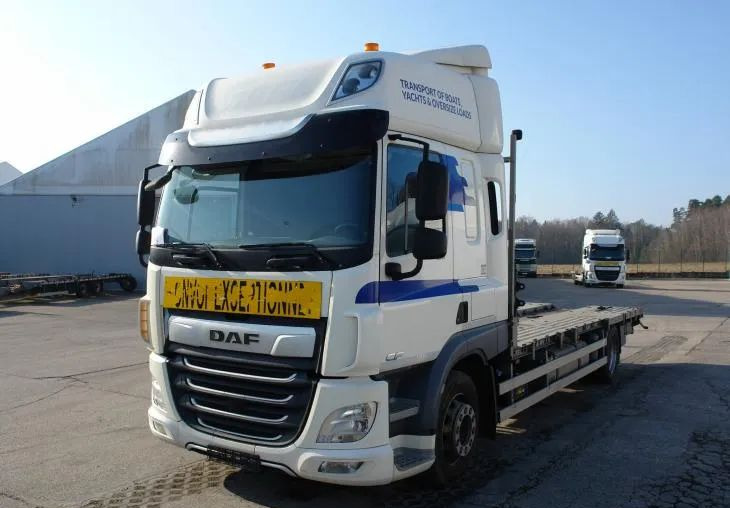 DAF CF 410 EURO 6 Laweta - Platforma super stan - Platós teherautó: 2 kép. DAF CF 410 EURO 6 Laweta - Platforma super stan - Platós teherautó: 2 kép.