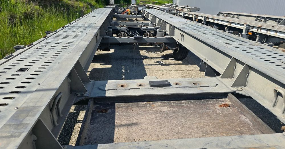 Tramp Trail TRAMP TRAIL 10 PH laweta - Pótkocsi autószállító: 3 kép. Tramp Trail TRAMP TRAIL 10 PH laweta - Pótkocsi autószállító: 3 kép.